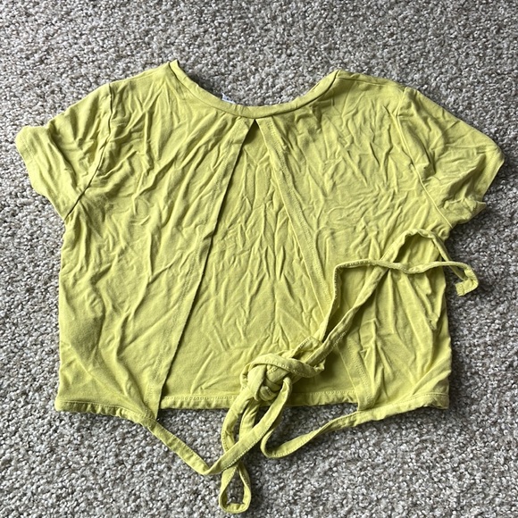 Basic Tee - Picture 4 of 4